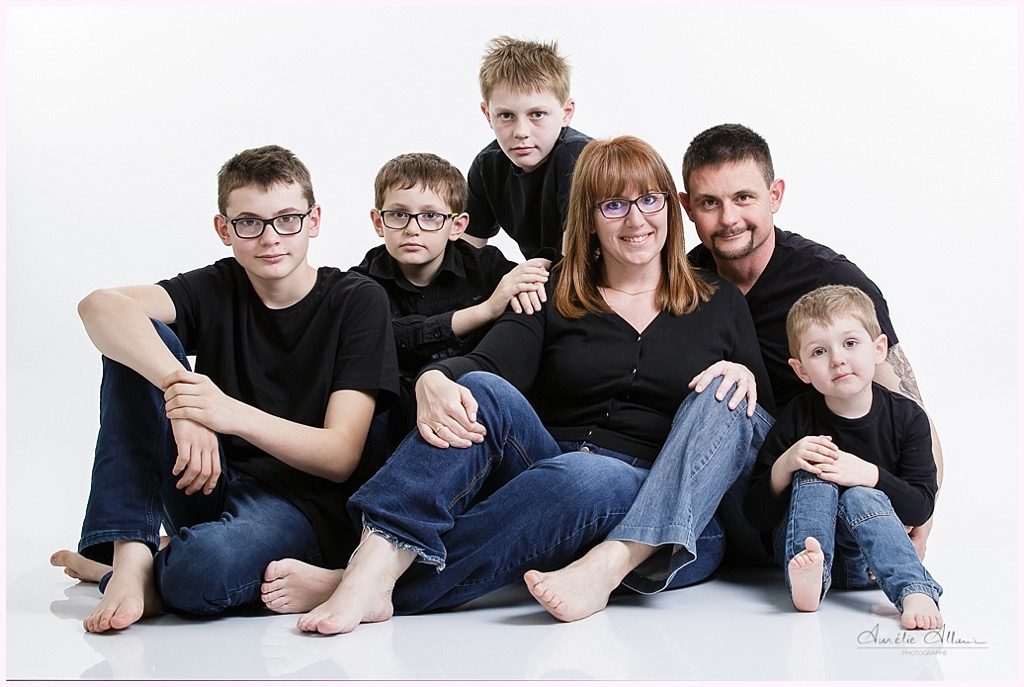 famille nombreuse quatre enfants séance photo studio photographe famille grenoble studio pontcharra